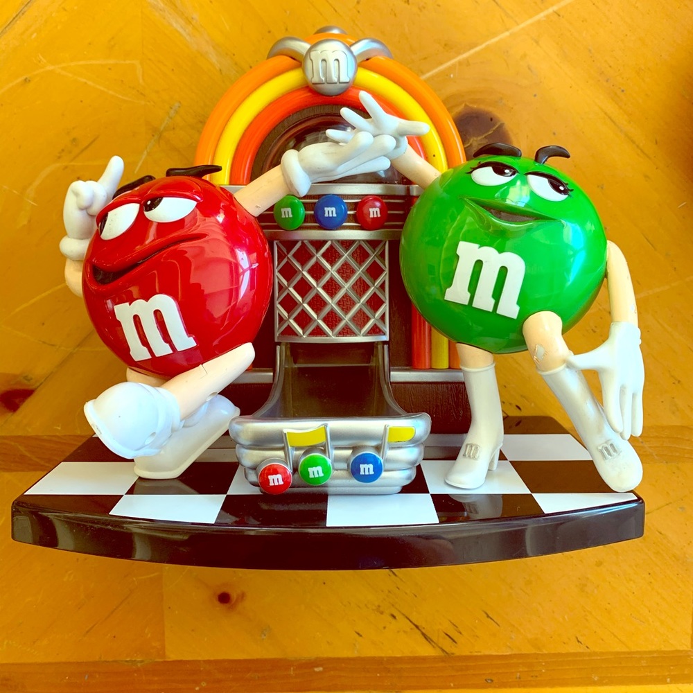 VINTAGE M&M JUKEBOX CANDY DISPENSER COLLECTIBLE